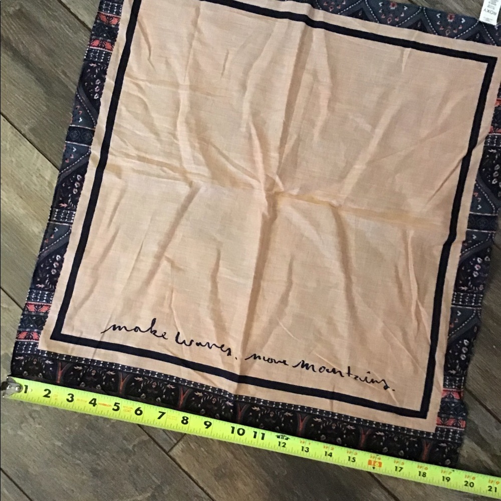 Beautiful brand new peachy Roxy square scarf - Picture 3 of 5